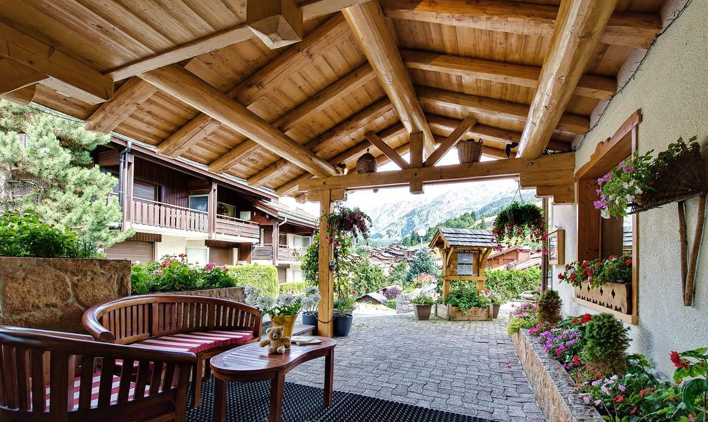 Hotel Les Sapins La Clusaz Exterior foto